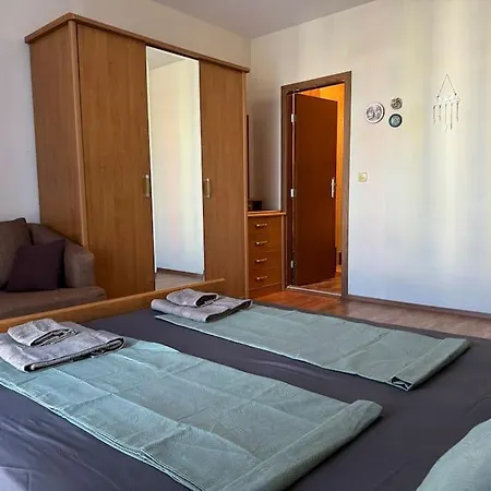 Appartement за в елит 4 *